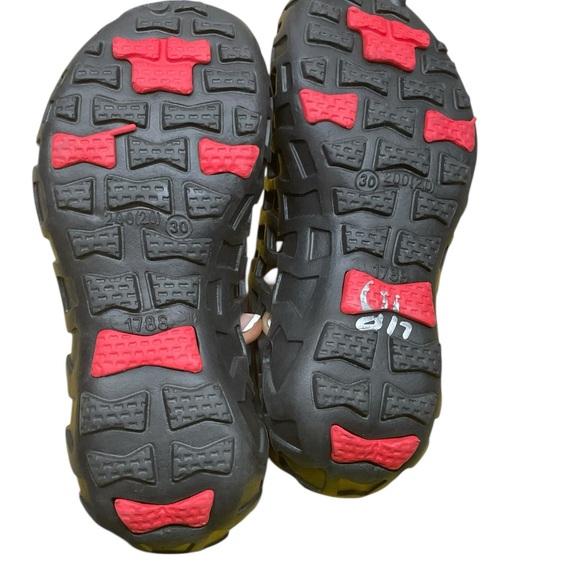 Kids Water Shoes | Lightweight Slip-On Jelly Sandals | Size 12 - Picture 5 of 7